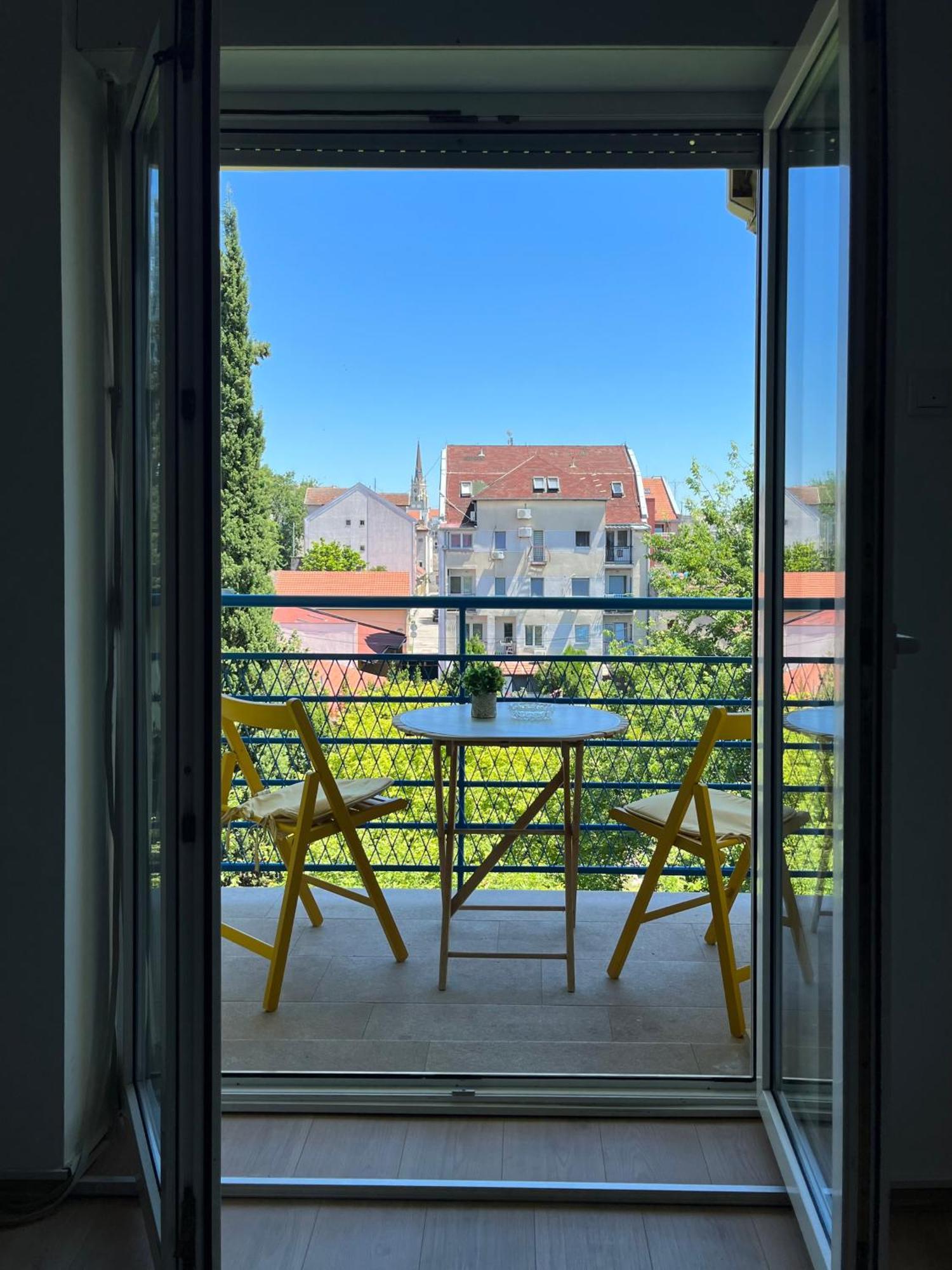 Apartment Vera With Free Garage Novi Sad Eksteriør bilde