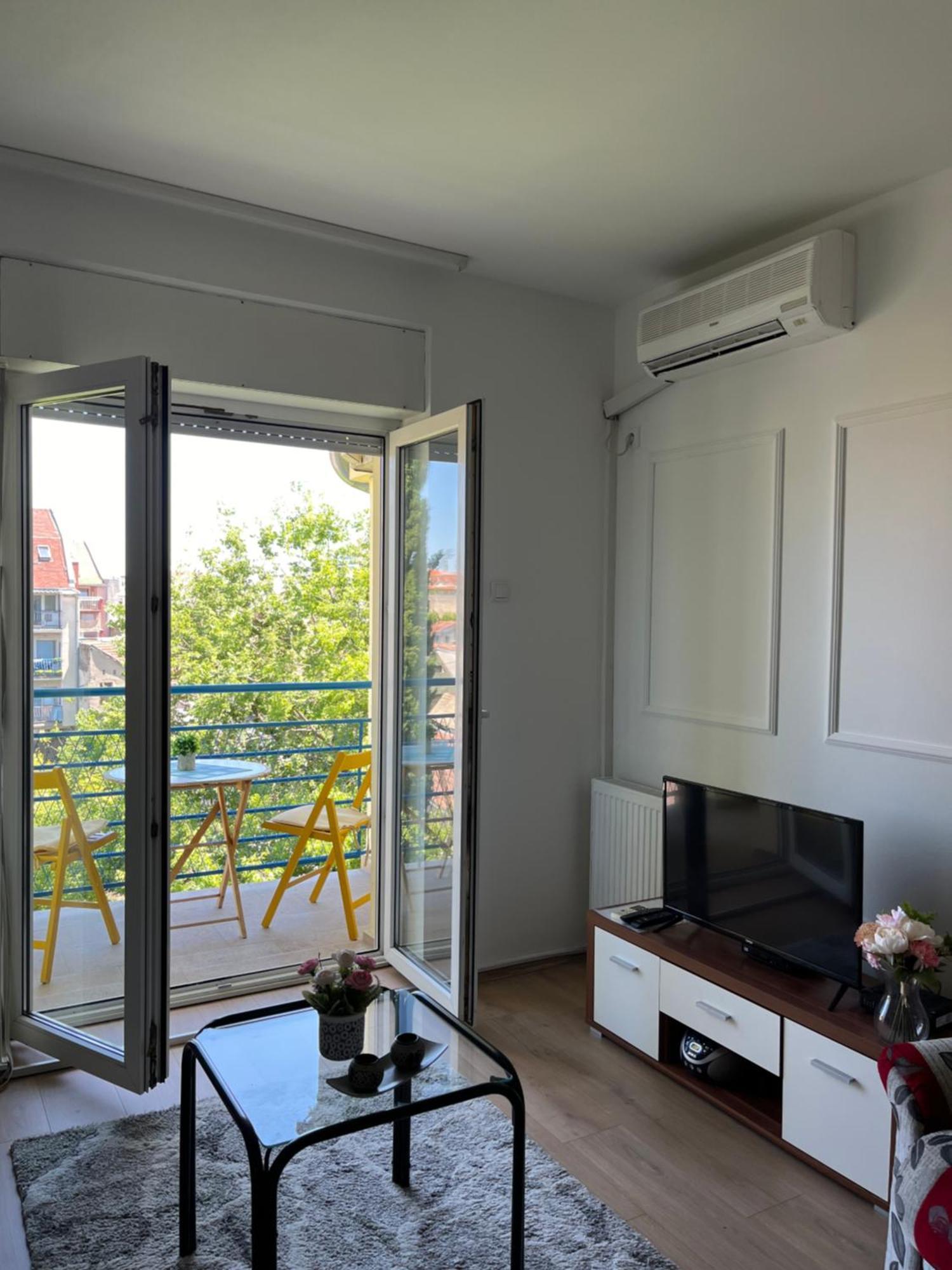 Apartment Vera With Free Garage Novi Sad Eksteriør bilde
